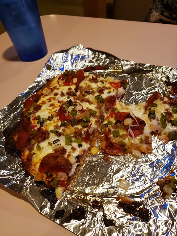 Deluxe Pizza Pizza
